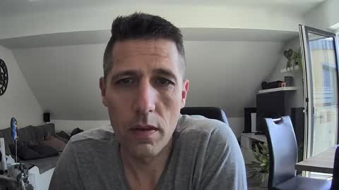 Snapshot of schnuckigeil chatting on 04.28.26 Dildomen online show from 04.28.26