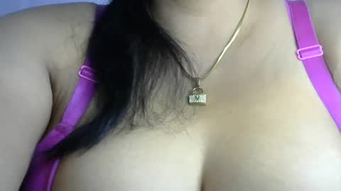 Snapshot of schoco_milf chatting on 12.30.24 mai latina online show from 12.30.24