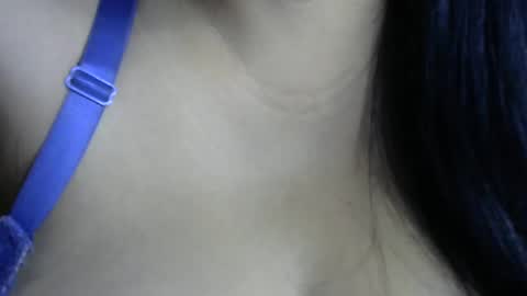 Snapshot of schoco_milf chatting on 02.13.25 mai latina online show from 02.13.25