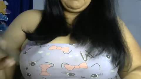 Snapshot of schoco_milf chatting on 02.25.25 mai latina online show from 02.25.25