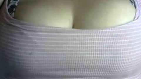 Snapshot of schoco_milf chatting on 09.18.25 mai latina online show from 09.18.25