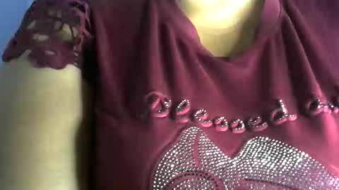 Snapshot of schoco_milf chatting on 09.21.25 mai latina online show from 09.21.25