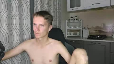 Snapshot of schweppess__ chatting on 10.01.25 Dimka online show from 10.01.25