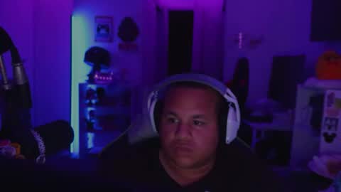 Snapshot of scorpion_boo chatting on 10.24.25 scorpion online show from 10.24.25