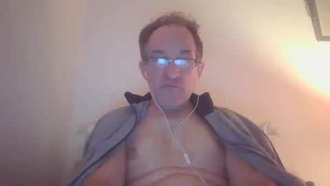 Snapshot of scotchwhieskie chatting on 01.03.25 scotchwhieskie online show from 01.03.25