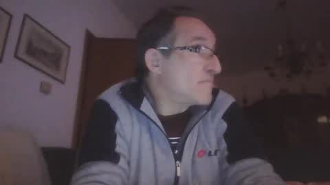 Snapshot of scotchwhieskie chatting on 01.12.25 scotchwhieskie online show from 01.12.25