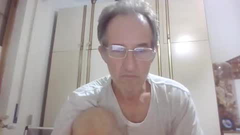 Snapshot of scotchwhieskie chatting on 09.18.25 scotchwhieskie online show from 09.18.25
