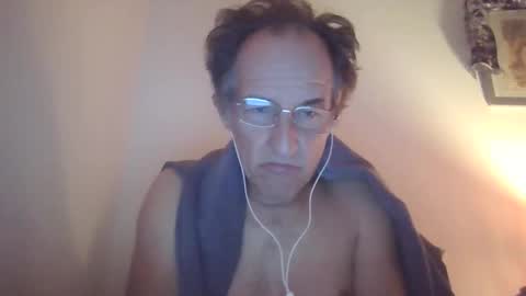 Snapshot of scotchwhieskie chatting on 10.12.25 scotchwhieskie online show from 10.12.25