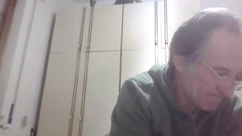Snapshot of scotchwhieskie chatting on 10.17.25 scotchwhieskie online show from 10.17.25