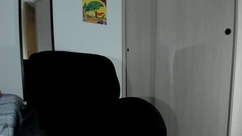 Snapshot of scott__miller chatting on 10.21.25 scott__miller online show from 10.21.25