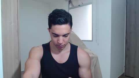 Snapshot of scott_brasher1 chatting on 01.27.25 Twitter Scott brasher1 Instagram Camiloestuardo2 online show from 01.27.25