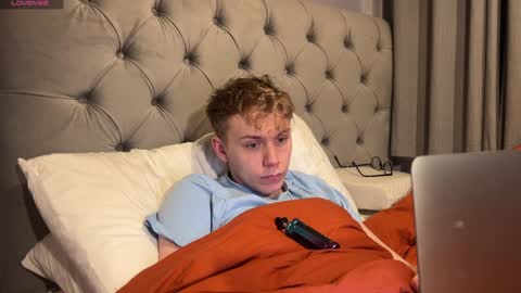 Snapshot of scottish_twink01 chatting on 01.03.25 danny online show from 01.03.25