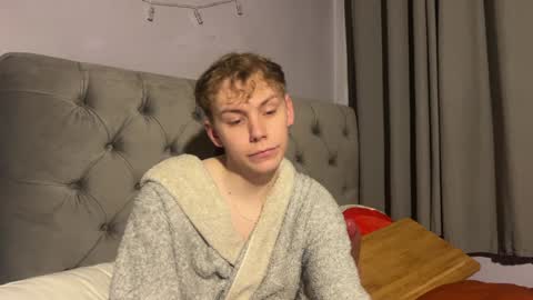 Snapshot of scottish_twink01 chatting on 01.05.25 danny online show from 01.05.25