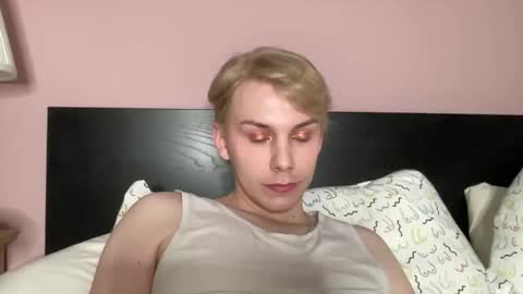 Snapshot of scottish_twink01 chatting on 09.27.25 danny online show from 09.27.25