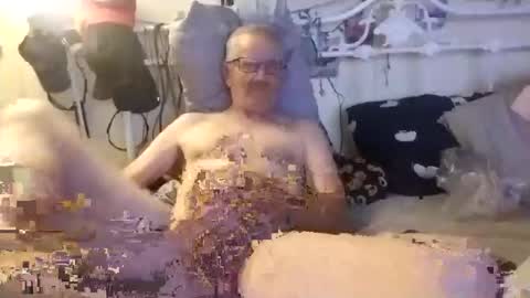 Snapshot of scoutiii chatting on 10.08.25 scoutiii online show from 10.08.25