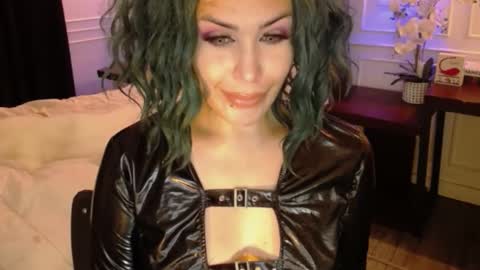 Snapshot of screendoll chatting on 03.01.25 screendoll online show from 03.01.25