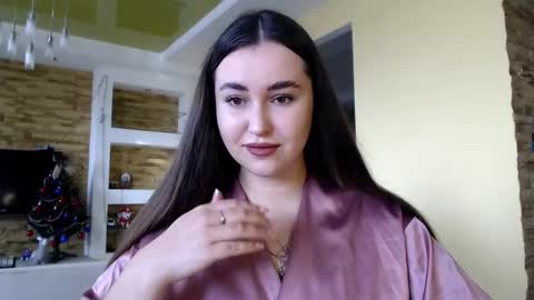 Elizabeth  online show from 01.04.25