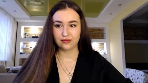 Elizabeth  online show from 01.08.25