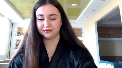 Elizabeth  online show from 03.05.25