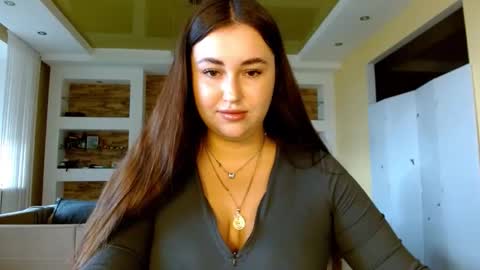 Elizabeth  online show from 10.06.25