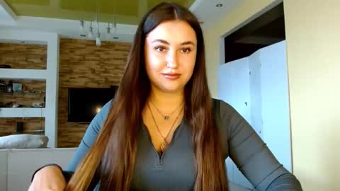 Elizabeth  online show from 11.04.25