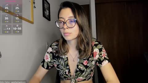 Snapshot of seahotseason chatting on 11.28.25 Aria Independent model online show from 11.28.25