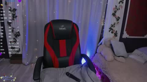 Snapshot of seavia chatting on 11.20.25 Sea online show from 11.20.25