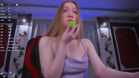 Snapshot of seavia chatting on 12.15.25 Sea online show from 12.15.25