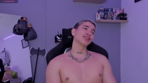 Snapshot of sebas__23 chatting on 01.11.25 Sebastin online show from 01.11.25