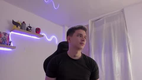 Snapshot of sebas__23 chatting on 12.22.25 Sebastin online show from 12.22.25