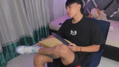 Snapshot of sebas_pretty7 chatting on 03.25.26 sebas_pretty7 online show from 03.25.26