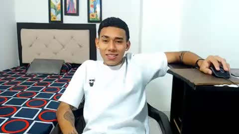 Snapshot of sebasbight chatting on 09.28.25 sebasbight online show from 09.28.25