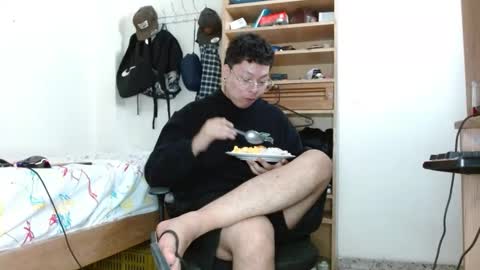 Snapshot of sebasslops chatting on 02.13.25 Sebas online show from 02.13.25