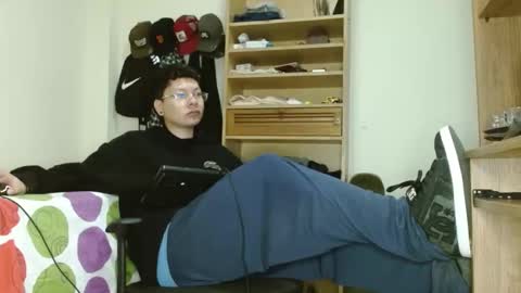 Snapshot of sebasslops chatting on 02.20.25 Sebas online show from 02.20.25