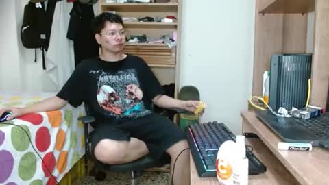 Snapshot of sebasslops chatting on 02.26.25 Sebas online show from 02.26.25