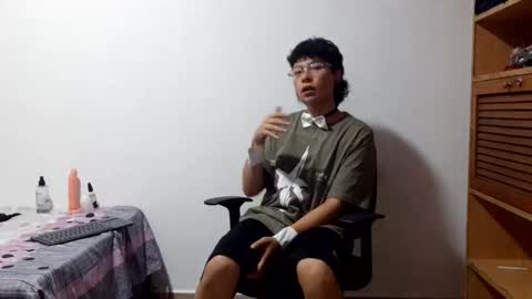 Snapshot of sebasslops chatting on 01.10.26 Sebas online show from 01.10.26