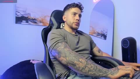 Snapshot of sebastianortizm chatting on 12.22.24 Lucian Sinclair online show from 12.22.24