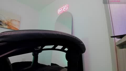 Snapshot of sebastianortizm chatting on 01.22.25 Lucian Sinclair online show from 01.22.25