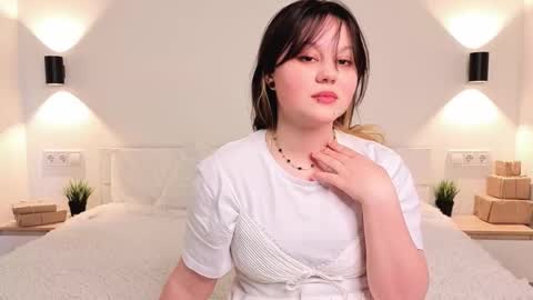 Snapshot of sebrinavisage chatting on 03.26.26 sebrinavisage online show from 03.26.26