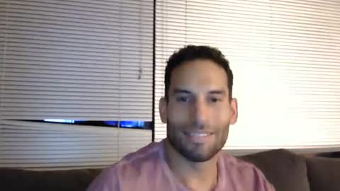 Snapshot of sebroyce chatting on 06.25.26 Sebastian Royce online show from 06.25.26