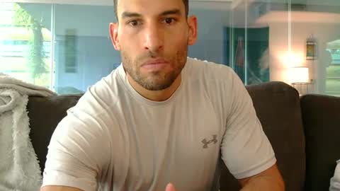 Snapshot of sebroyce chatting on 08.04.26 Sebastian Royce online show from 08.04.26