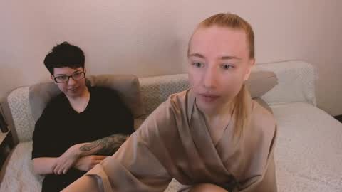 Snapshot of secret_dreams_ chatting on 05.28.26 Amanda and pair in a real life we love each other but can play with you online show from 05.28.26