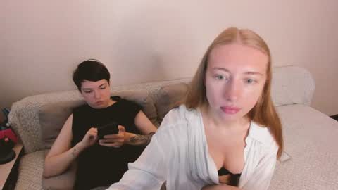 Snapshot of secret_dreams_ chatting on 07.03.26 Amanda and pair in a real life we love each other but can play with you online show from 07.03.26