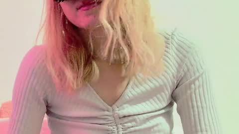 Snapshot of secretanni chatting on 12.08.24 Anni online show from 12.08.24