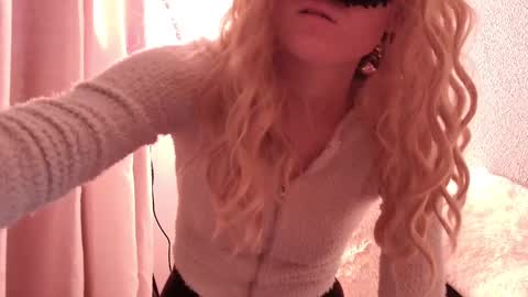 Snapshot of secretanni chatting on 03.02.25 Anni online show from 03.02.25