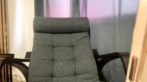 Snapshot of secretanni chatting on 11.11.25 Anni online show from 11.11.25