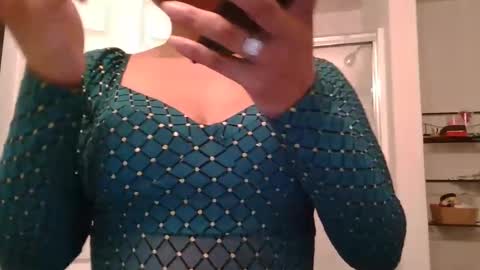 Snapshot of secretdesirecontent chatting on 03.04.25 Priceless Domme online show from 03.04.25