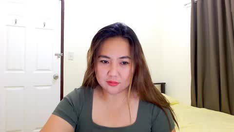 Snapshot of secretlover010101 chatting on 12.17.24 MILAN online show from 12.17.24