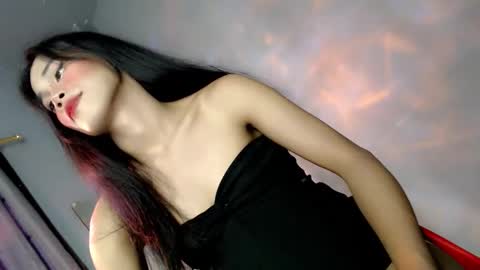 YU RI online show from 10.23.25
