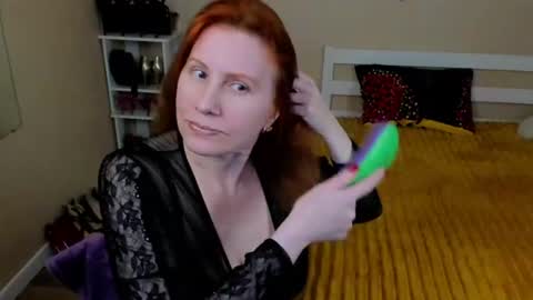 Snapshot of seductive_foxy_ chatting on 06.16.26 seductive_foxy_ online show from 06.16.26